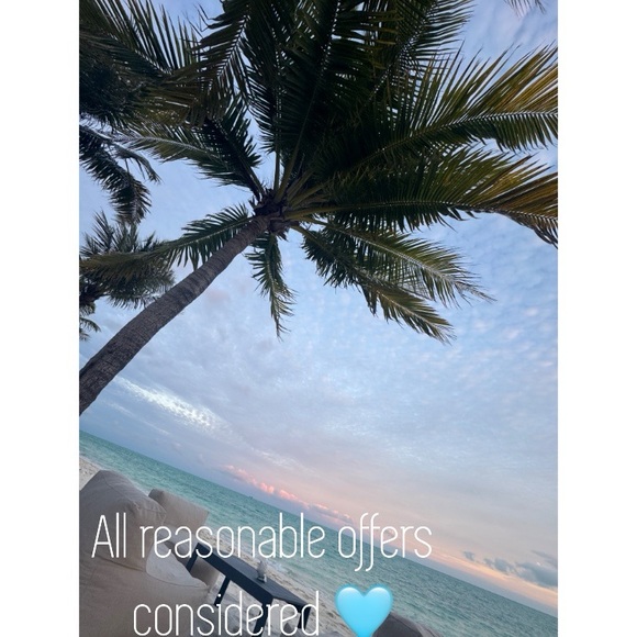 Meet your Posher, Tami ✨🩵 - Picture 4 of 5